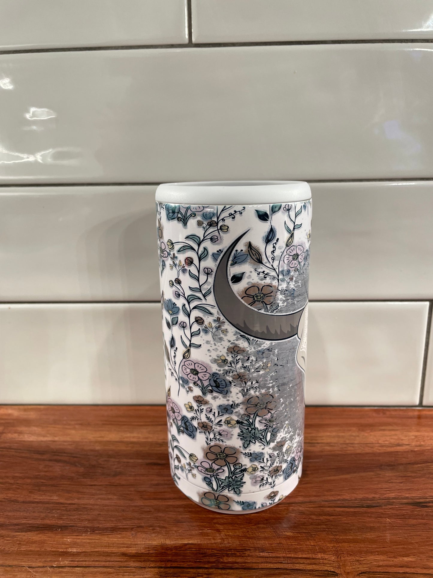 Bull head Floral Skinny Can Cooler
