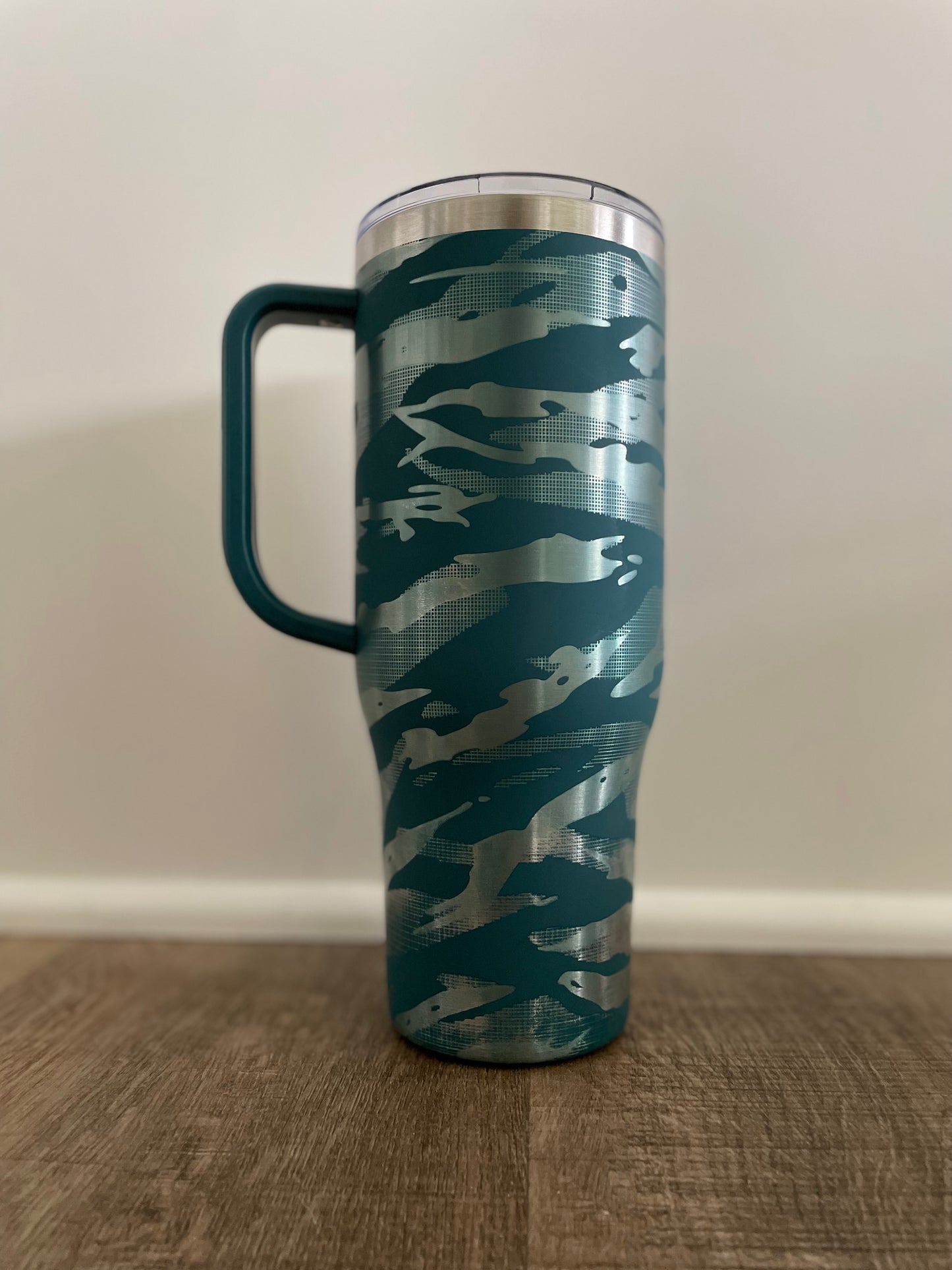 Camo Engraved 40 oz Mug