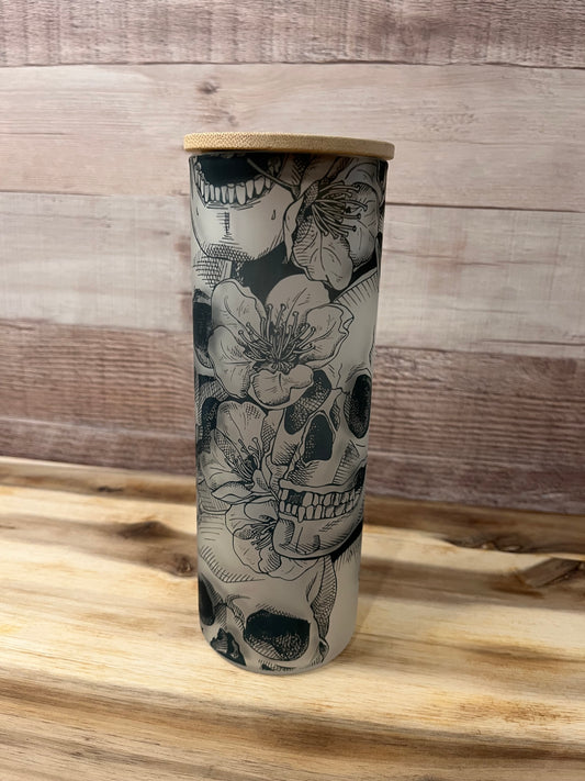 Black & White Skulls 20 oz Glass Tumbler